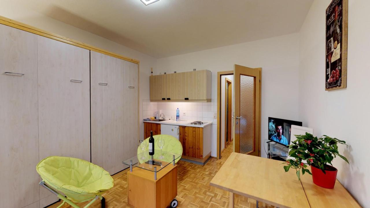 Apartmán Vintage Garconiere Mit Balkon - 25 M2 Gmunden Exteriér fotografie